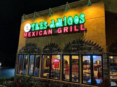 Tres Amigos Mexican Grill 